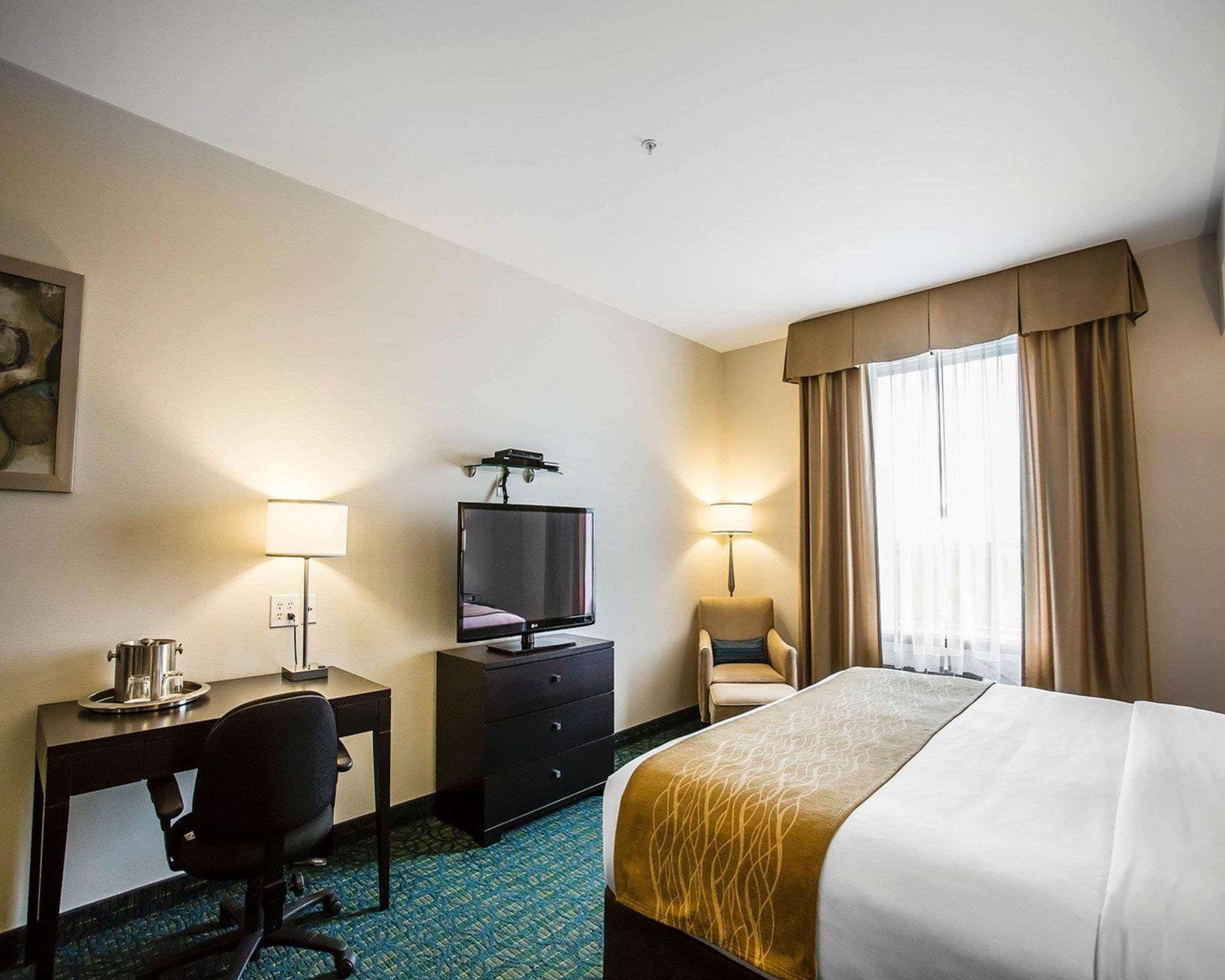 Comfort Hotel Bayer'S Lake Timberlea Extérieur photo