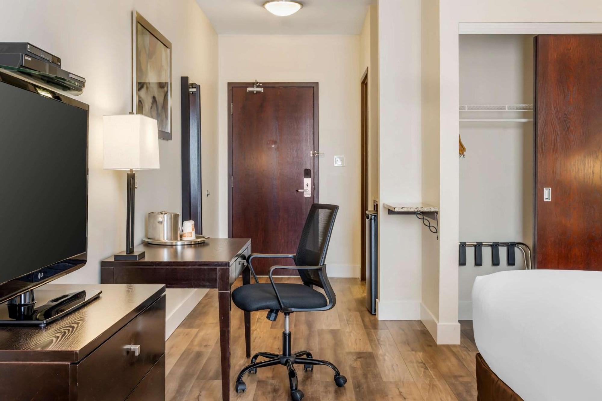 Comfort Hotel Bayer'S Lake Timberlea Extérieur photo